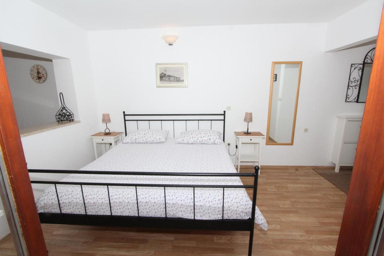 Apartments Mirela โรวีน ภายนอก รูปภาพ