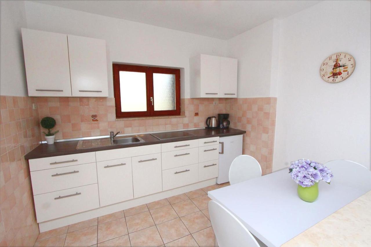 Apartments Mirela โรวีน ภายนอก รูปภาพ