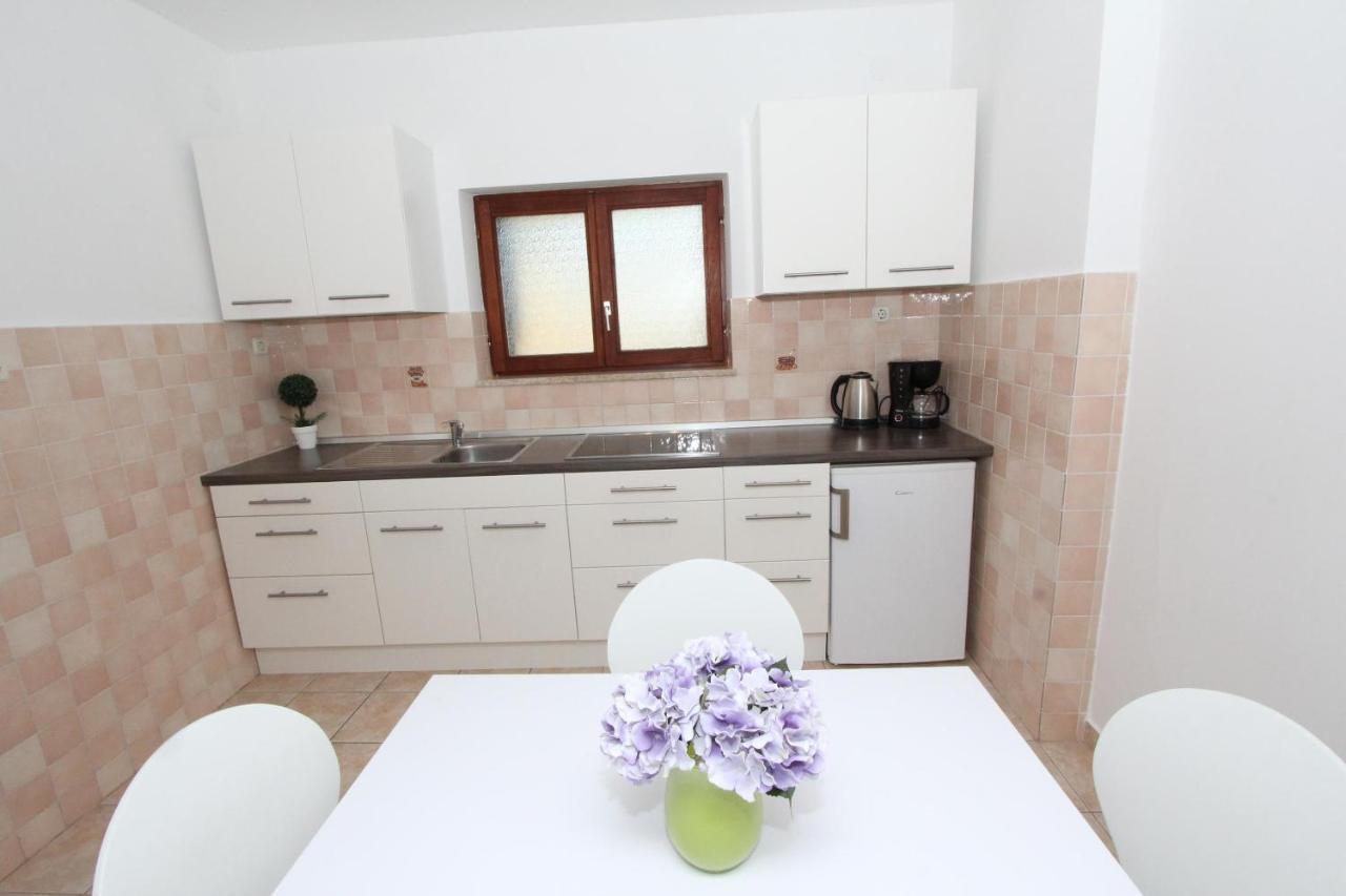 Apartments Mirela โรวีน ภายนอก รูปภาพ