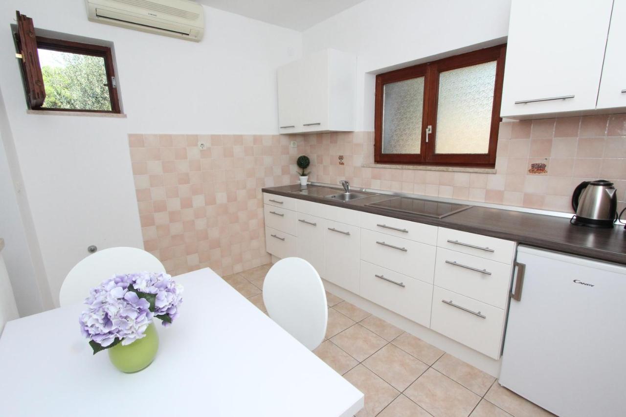 Apartments Mirela โรวีน ภายนอก รูปภาพ