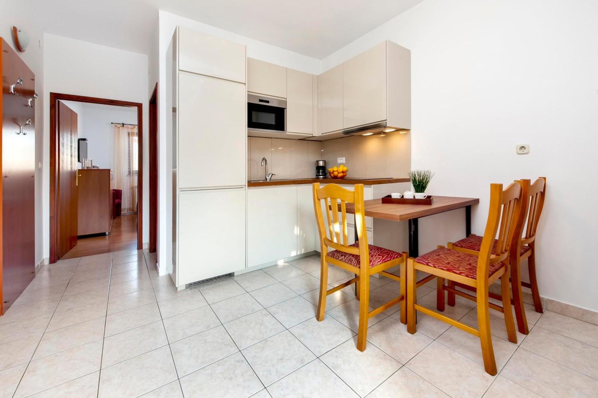 Apartments Mirela โรวีน ภายนอก รูปภาพ